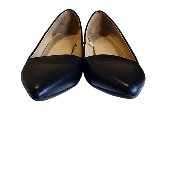 Naturalizer Black Kitten Heel Pumps – Size 7.5W (Wide Width) - Picture 4 of 11